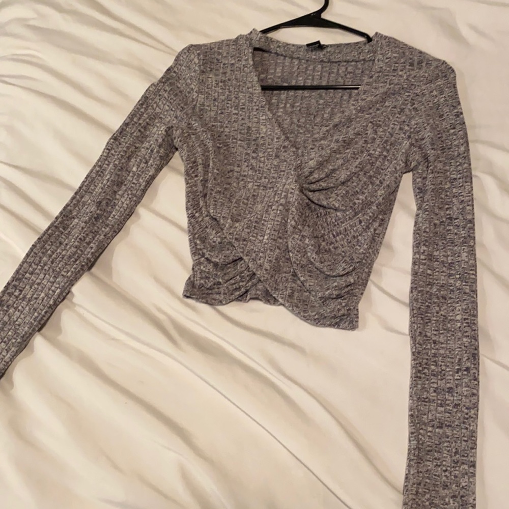 Cropped ribbed long sleeve shirt
